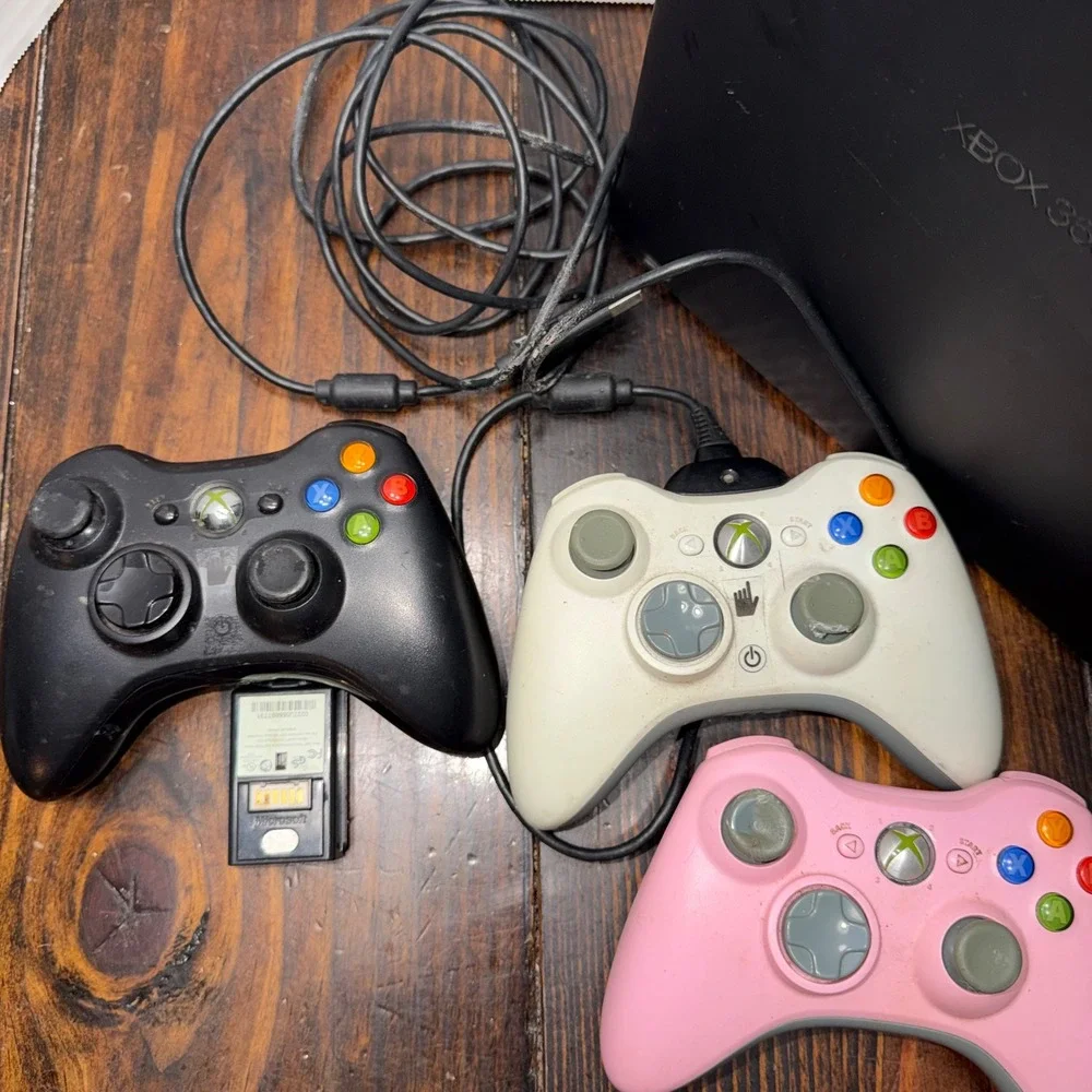 Microsoft Xbox 360 S Console Model 1439 Bundle 3 Controllers 2 Games Untested